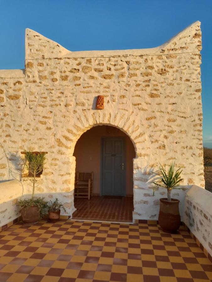 Dar Sanam
